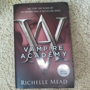Vampire academy book 1